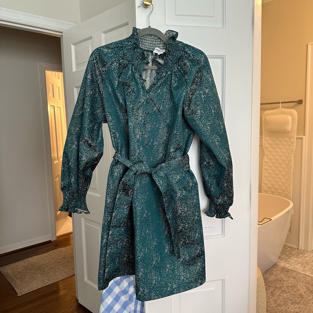 Emerald green dress, great for the holidays!